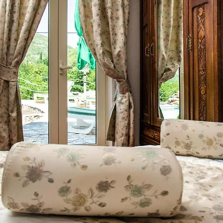 Vila Luxury With A Swimming Pool Bajici, Zagora - 11328 Grabovac (Split-Dalmatia)